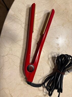 Red/ Creme CHI ULTRA 1 Inch Hair Straightener Without Box